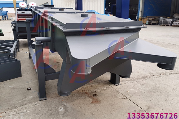 大型砂石振動篩選機(jī)